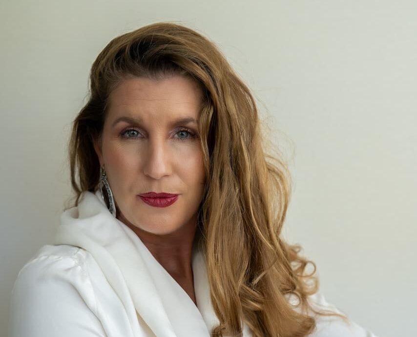 Carey MacCarthy: Pioneering Art Therapy as a Pathway to Whole Brain Healing